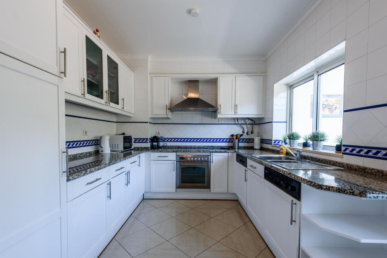 Amazing Apartment In Albufeira Eksteriør billede