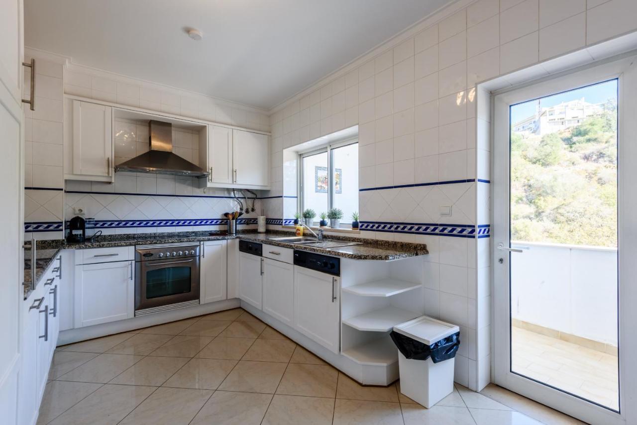 Amazing Apartment In Albufeira Eksteriør billede